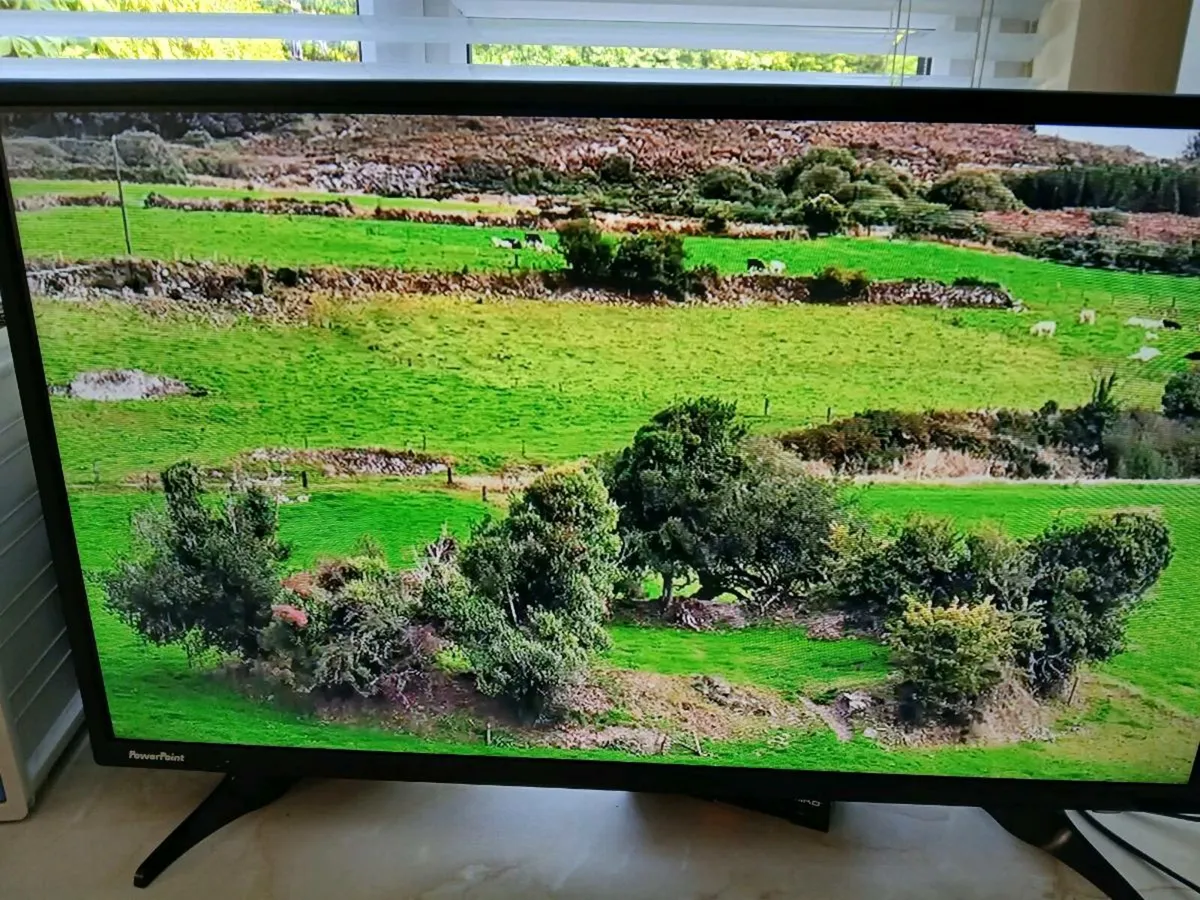 New 32 inch Saorview satellite hdmi tv. - Image 1