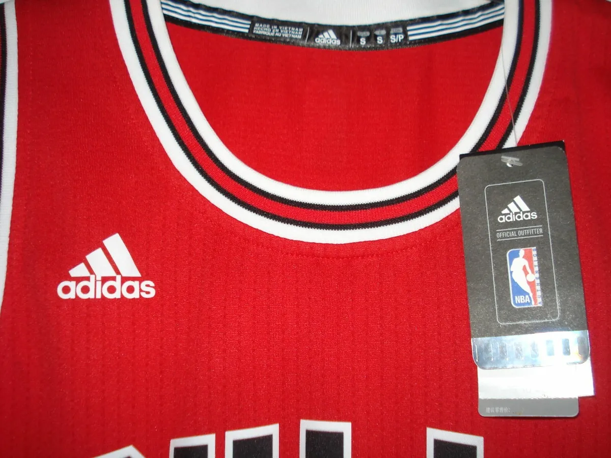 ADIDAS CHICAGO BULLS ROSE NBA JERSEY, SMALL. - Image 1