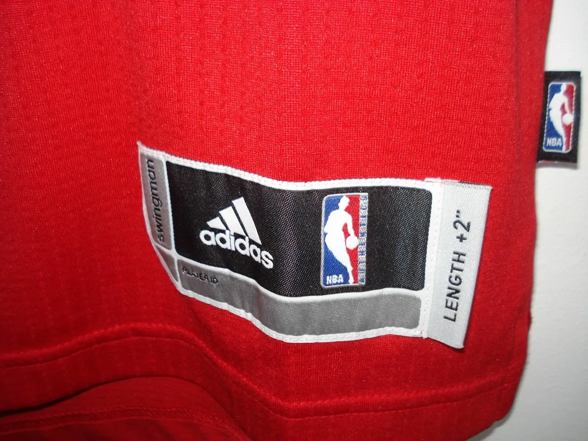 ADIDAS CHICAGO BULLS ROSE NBA JERSEY, SMALL. - Image 2