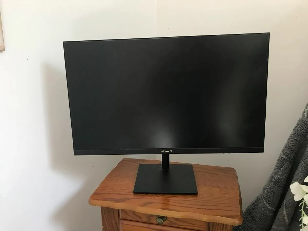 Huawei AD80HW 24" Full HD IPS Monitor - Image 1