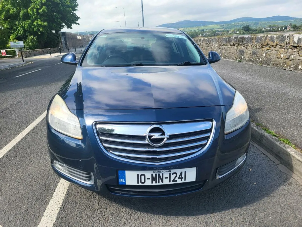2010 insignia diesel Taxed and NCT - Image 2