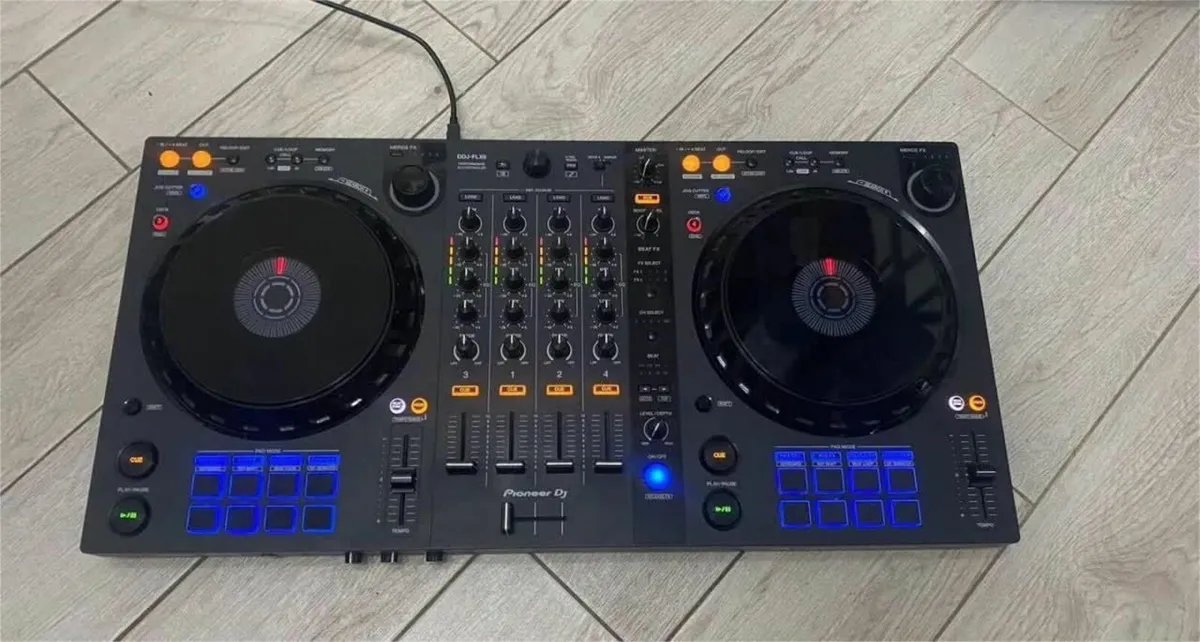 Pioneer DJ FLX6 DJ Controller - Image 1