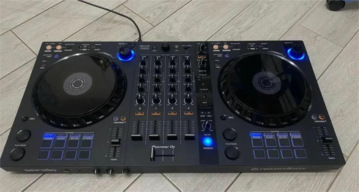Pioneer DJ FLX6 DJ Controller - Image 3