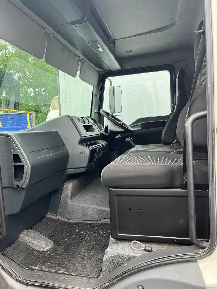 2012 MAN TGL  8.180 Chassis Cab - Image 3
