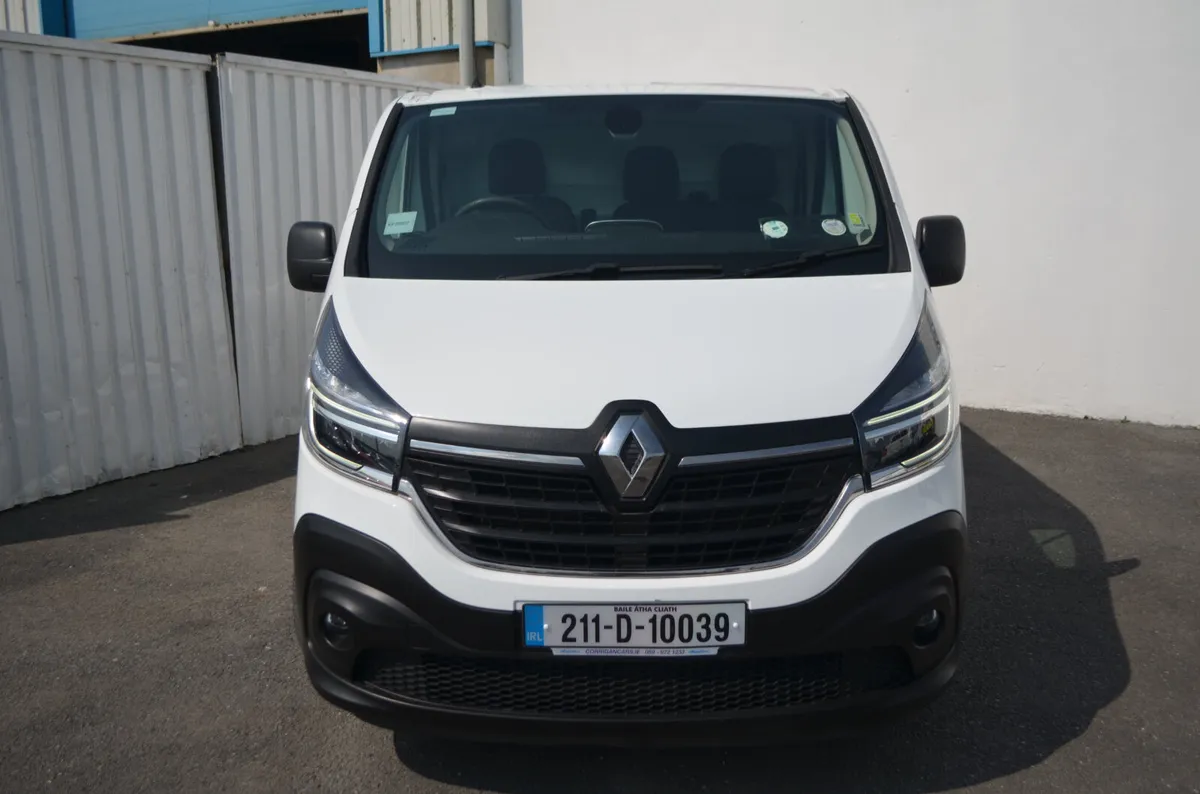 ONE OWNER LWB BUSINESS-PRICE INCL VAT - Image 4