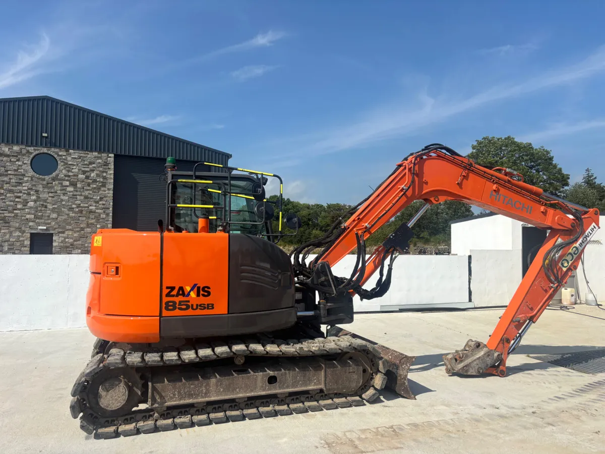 Hitachi 85 year 2018 - Image 1