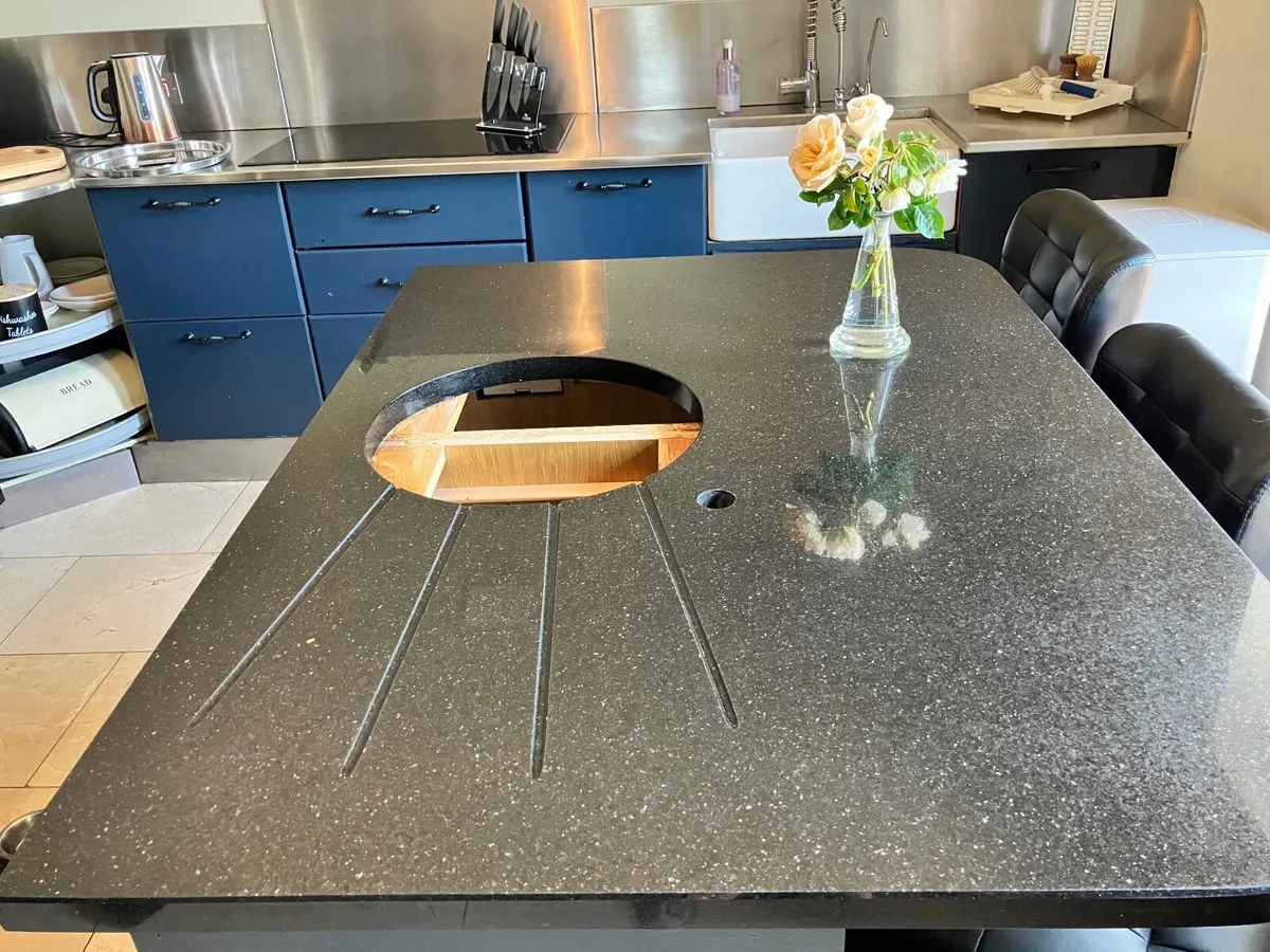 Kitchen Island marble worktop - Image 4