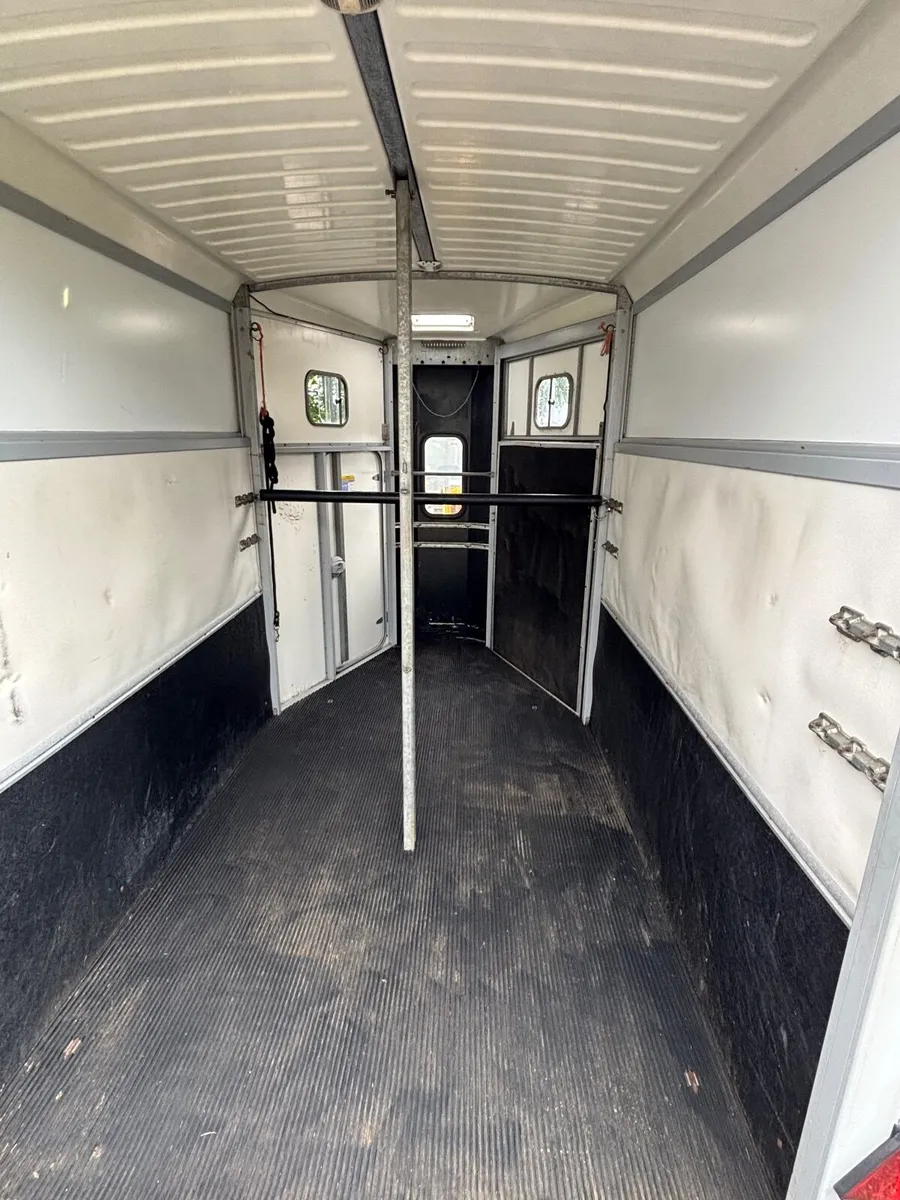 Hb511 horsebox - Image 3