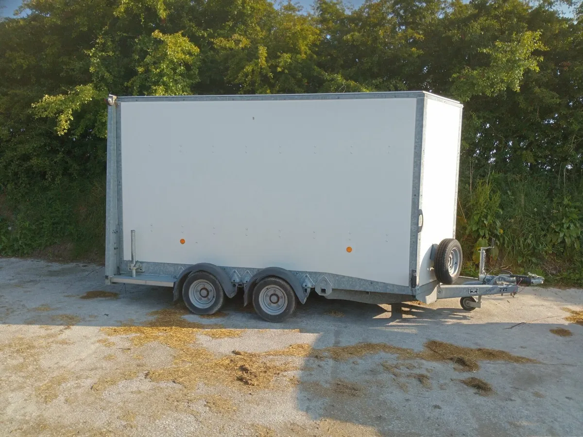 Trailer - Image 1