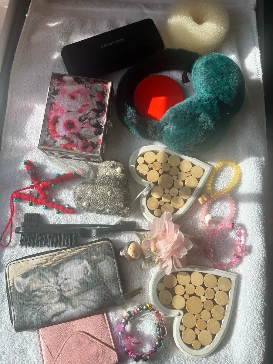For sale bundle of items - Image 1
