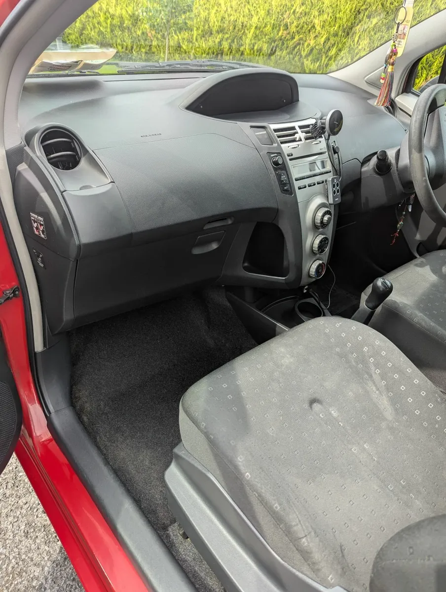 Toyota Yaris 2008 - Image 4