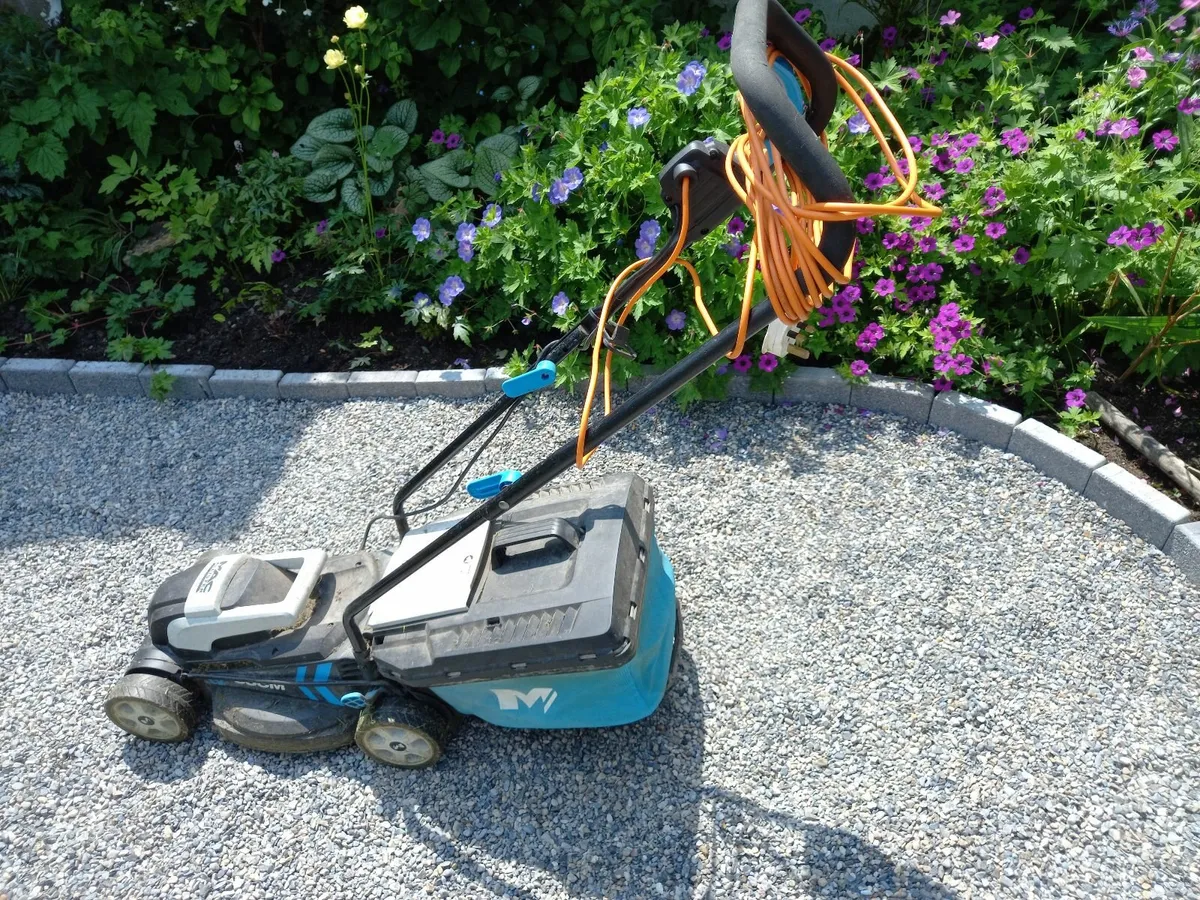 Lawnmower - Electric - Image 1