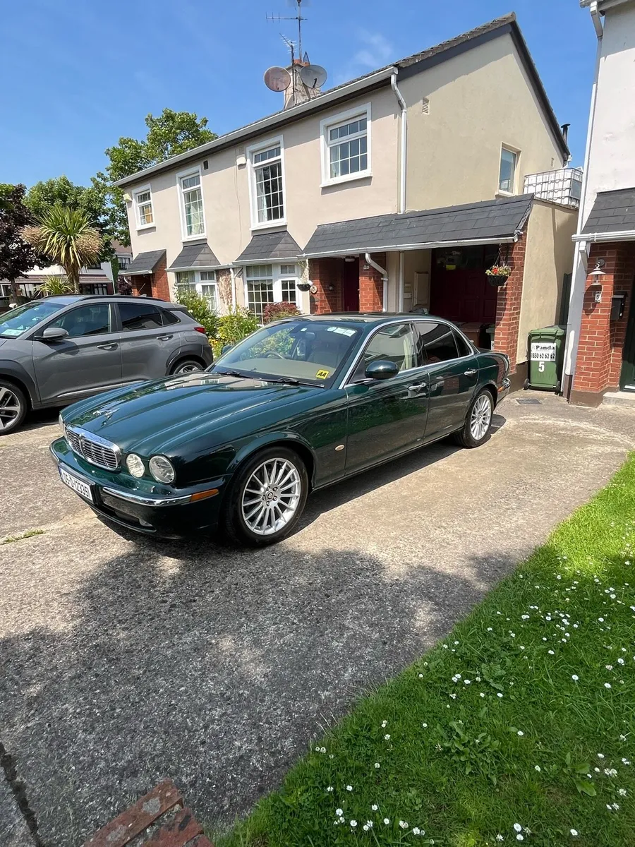 2005 Jaguar XJ6 3.0 - Image 1