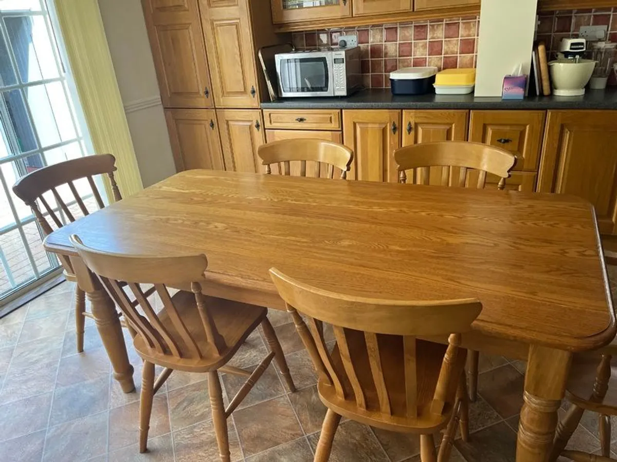 Country Farmhouse Style Kitchen Table & Chairs - Image 1