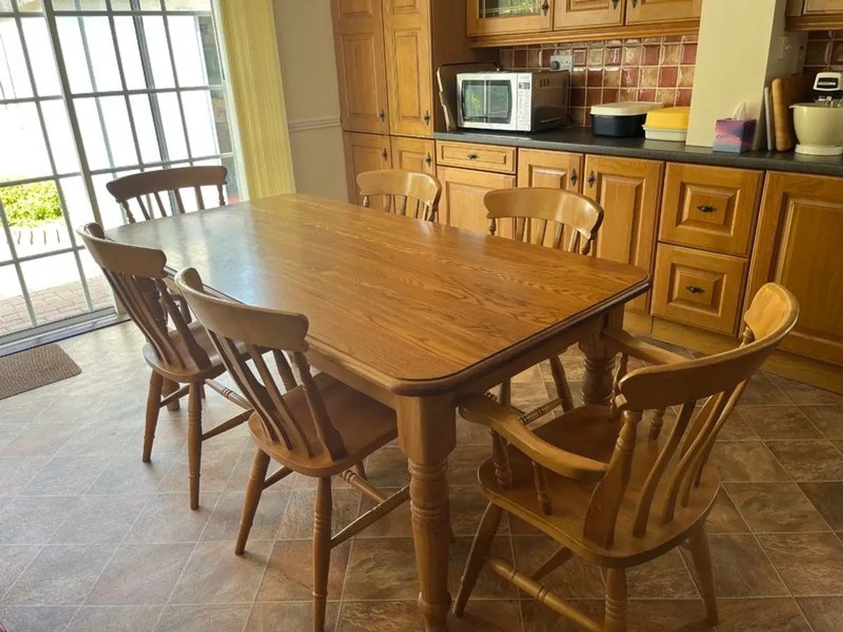 Country Farmhouse Style Kitchen Table & Chairs - Image 2