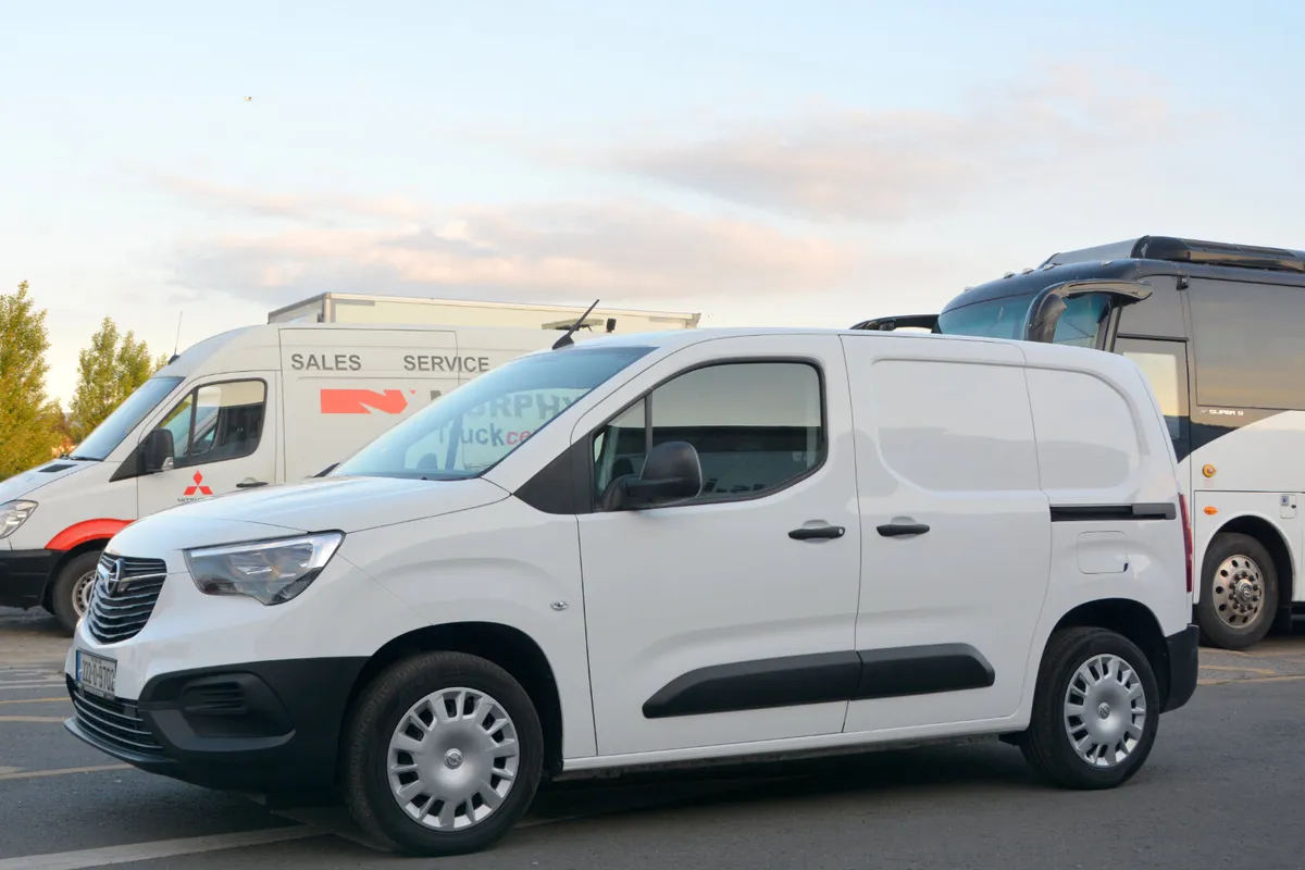 Opel Combo 3 seats # Full Dealer Service History - Image 1
