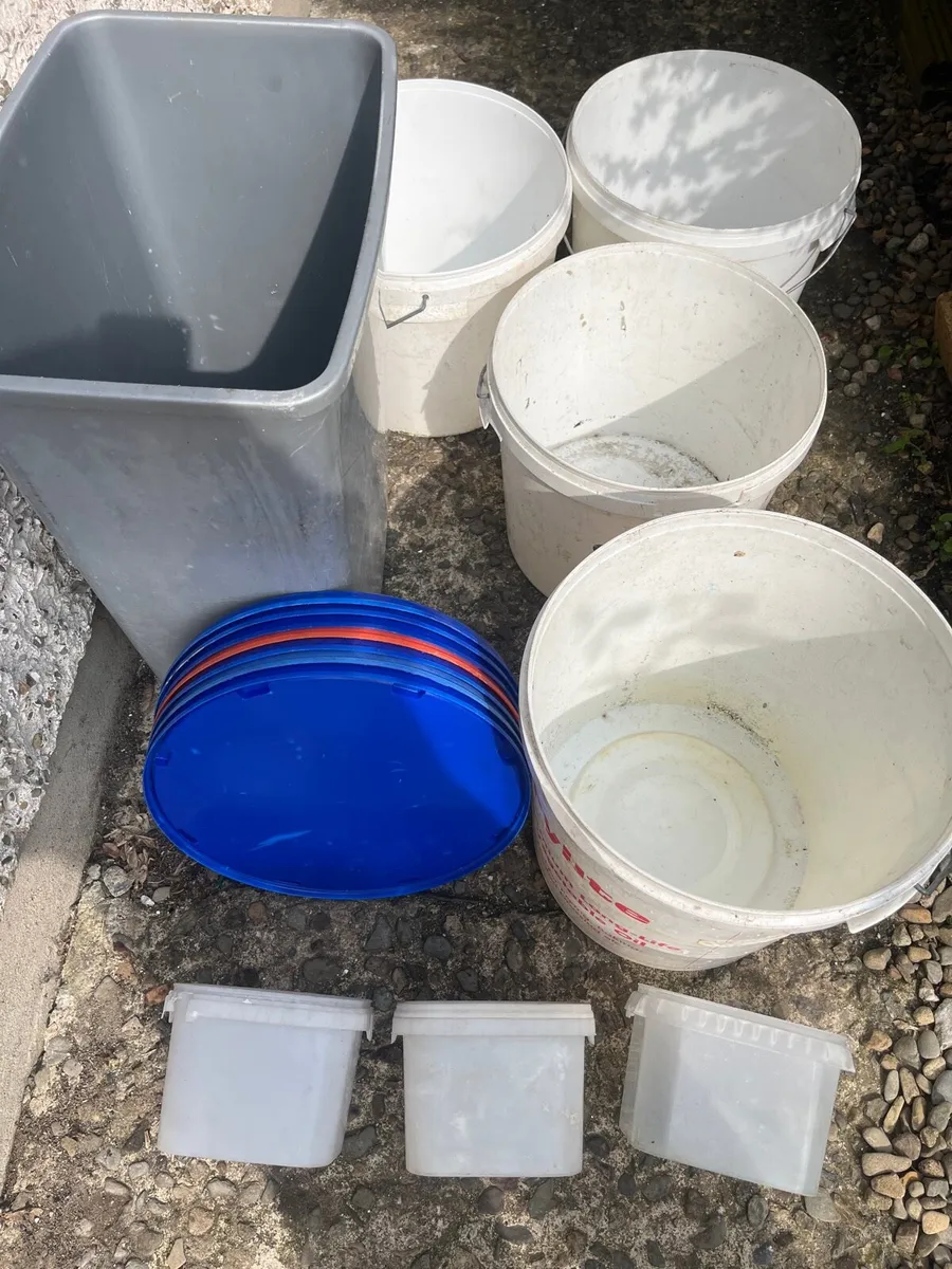 Bundle of items - Image 1
