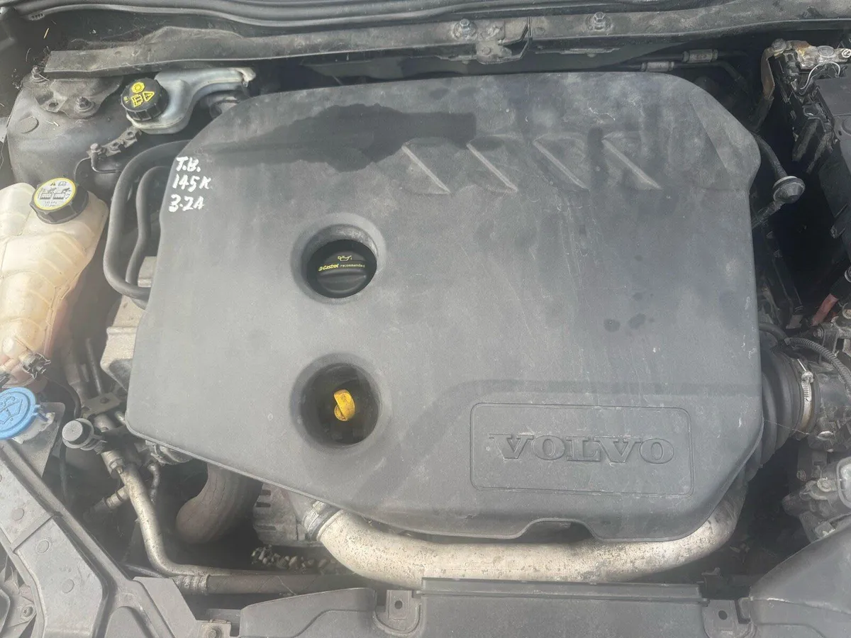 Volvo V40 2014 Cross Country 1.6L diesel - Image 4