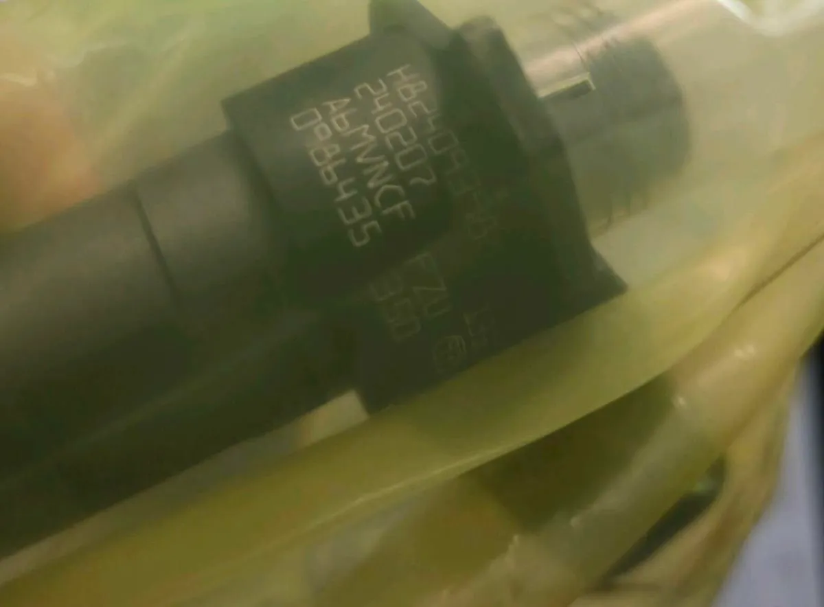 Fuel injectors for Renault trafic 2009 2.0 diesel - Image 4