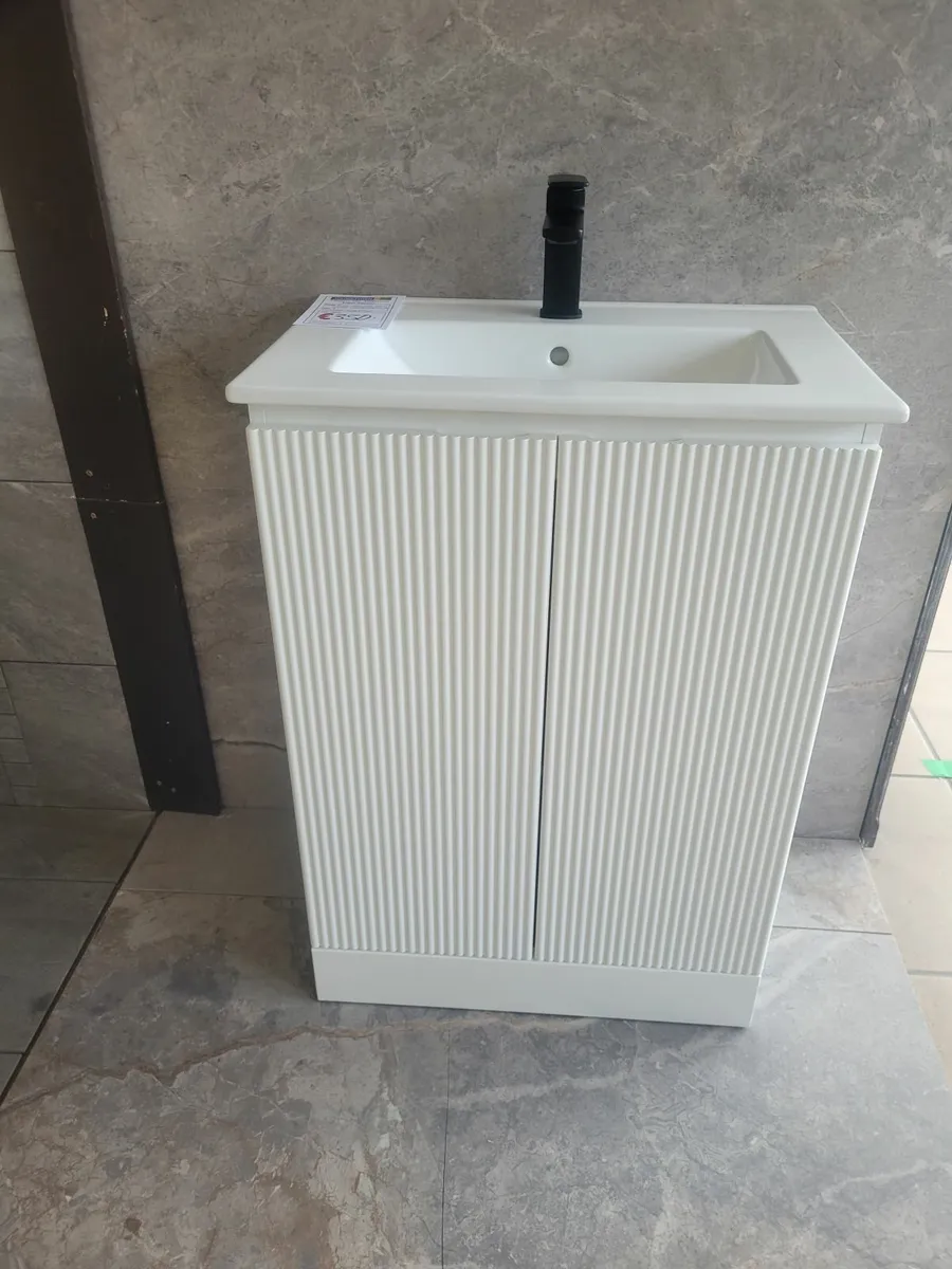 ⚡ 600mm White Bathroom Vanity Units ⚡