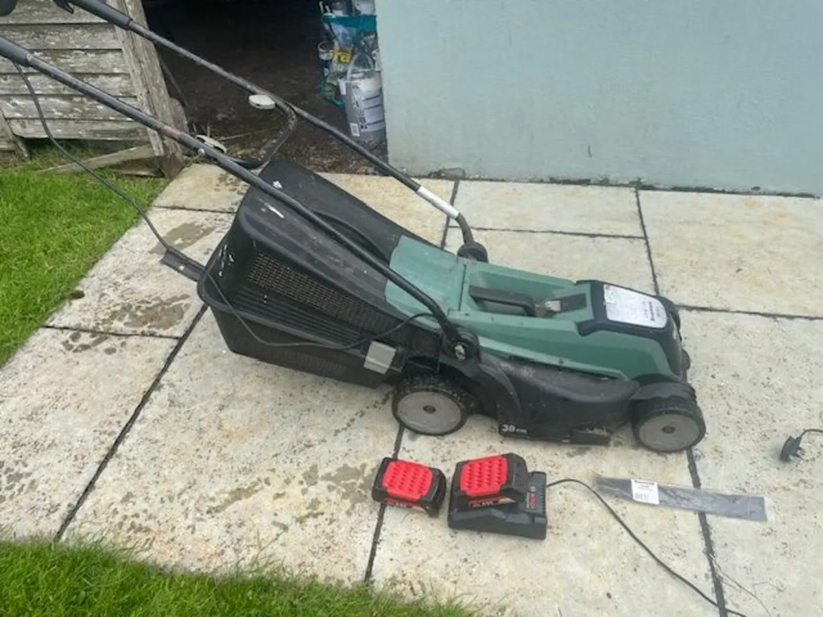 Bosch battery operated lawnmower - Image 1