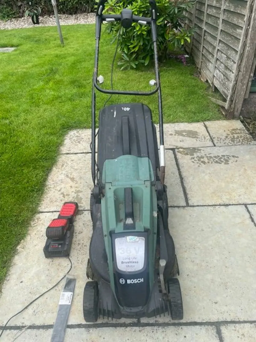 Bosch battery operated lawnmower - Image 2