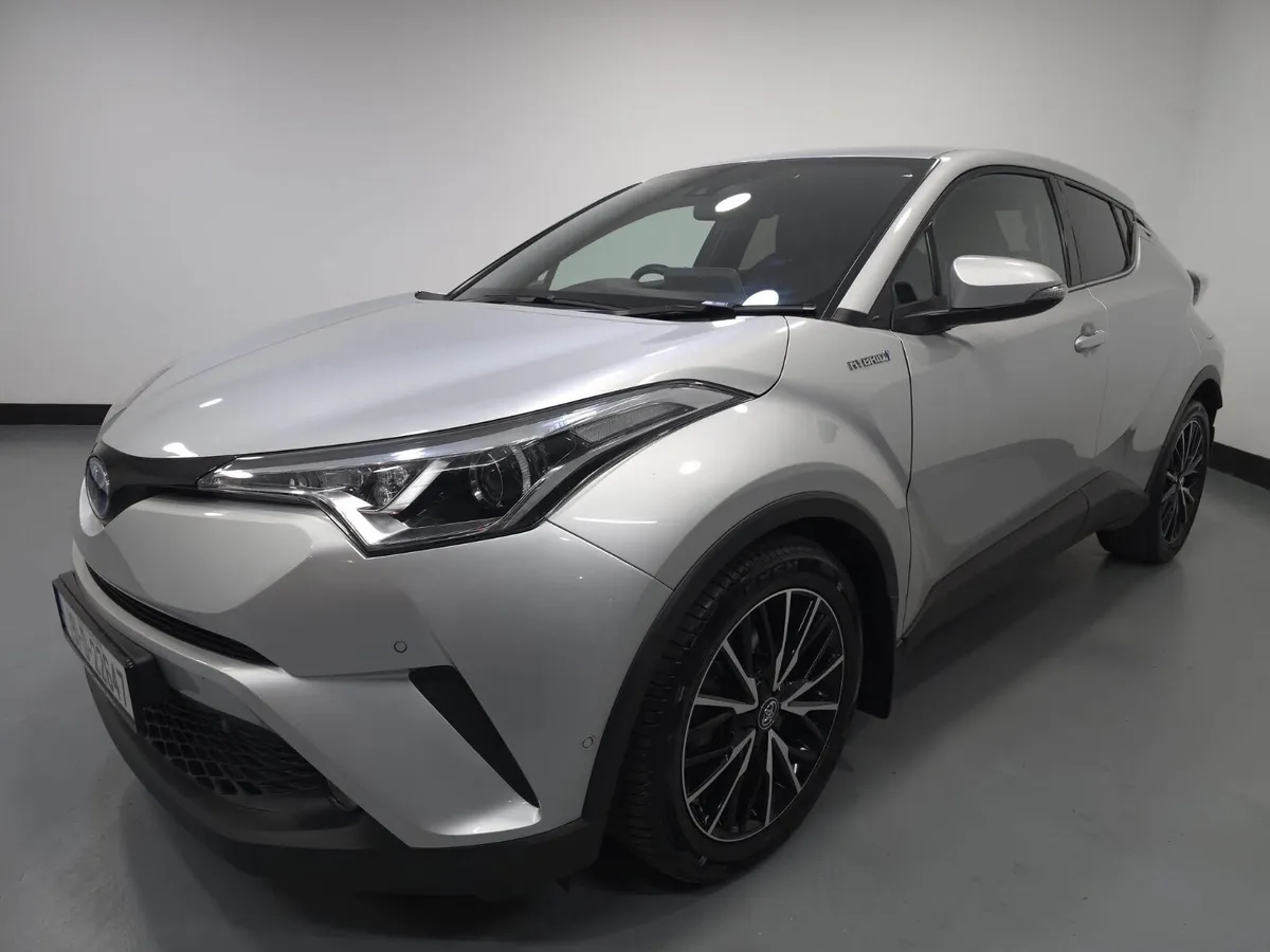 Toyota C-HR SOL 1.8 Hybrid - Image 3