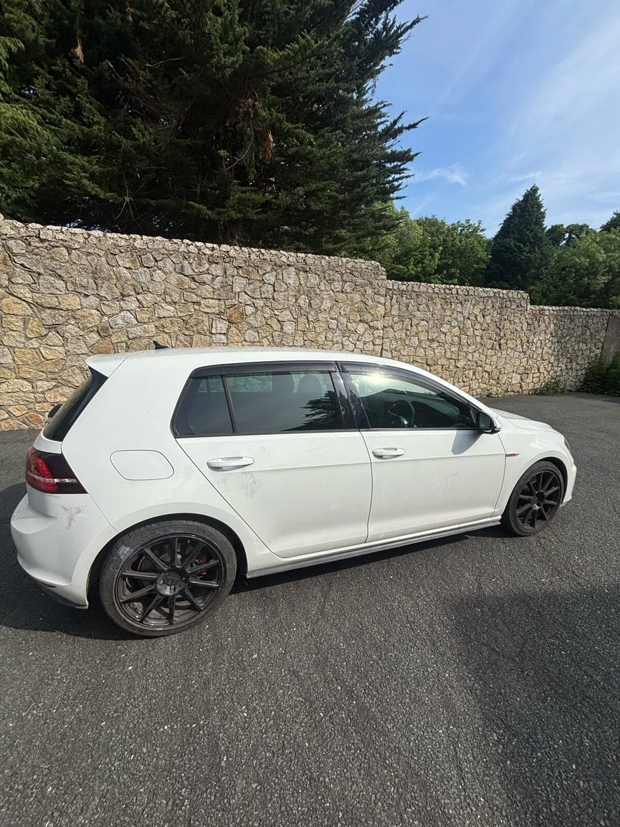 Volkswagen Golf 2015 - Image 3