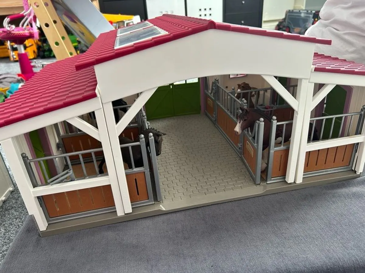 schleich horse Stable & riding Centre - Image 1