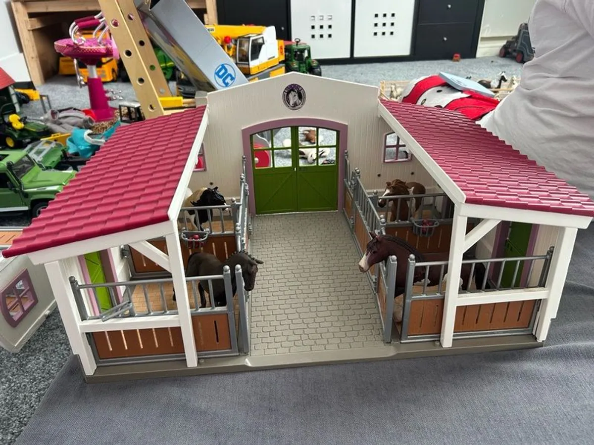 schleich horse Stable & riding Centre - Image 2