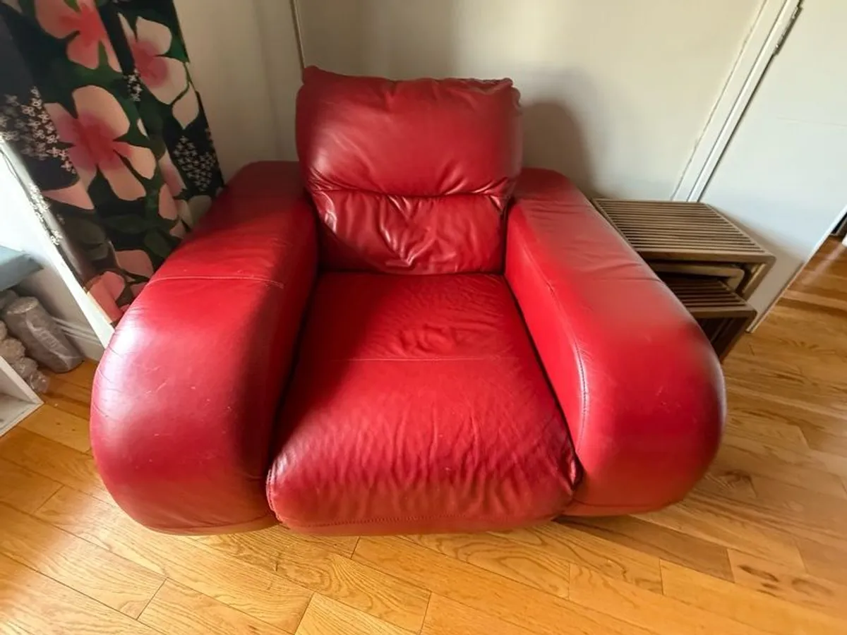 FREE REAL LEATHER corner suite and armchair - Image 4