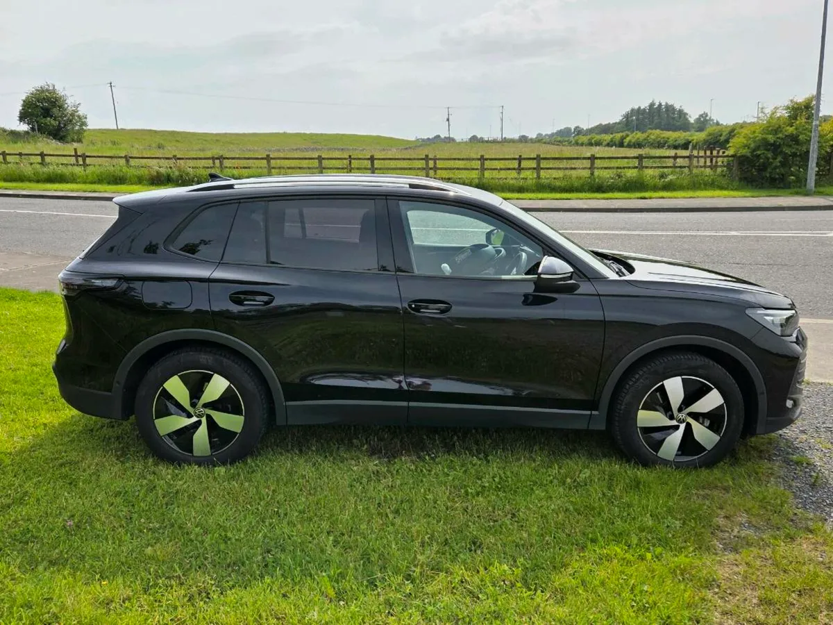 Volkswagen Tiguan Edition 75 Auto - Image 2