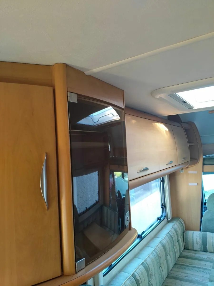 2004 SWIFT 590 5 Berth luxury Motorhome LOW MILES - Image 3