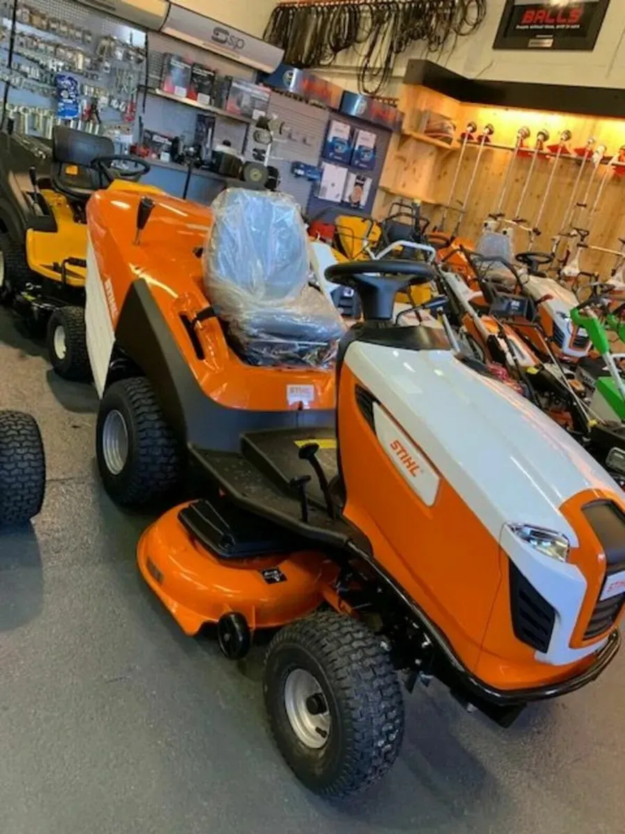 STIHL RT 6112 ZL Ride on Mower - Image 1
