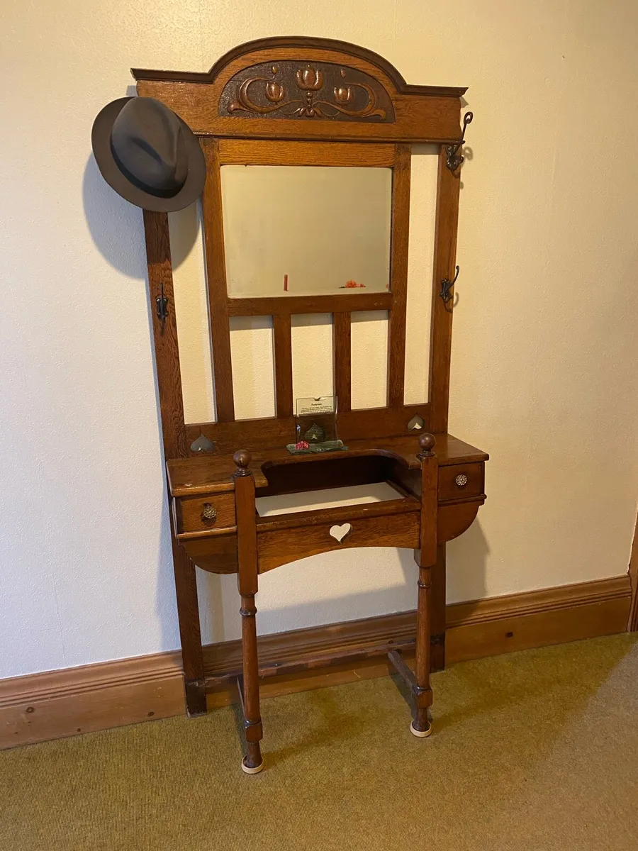 Coat/hat dresser - Image 1