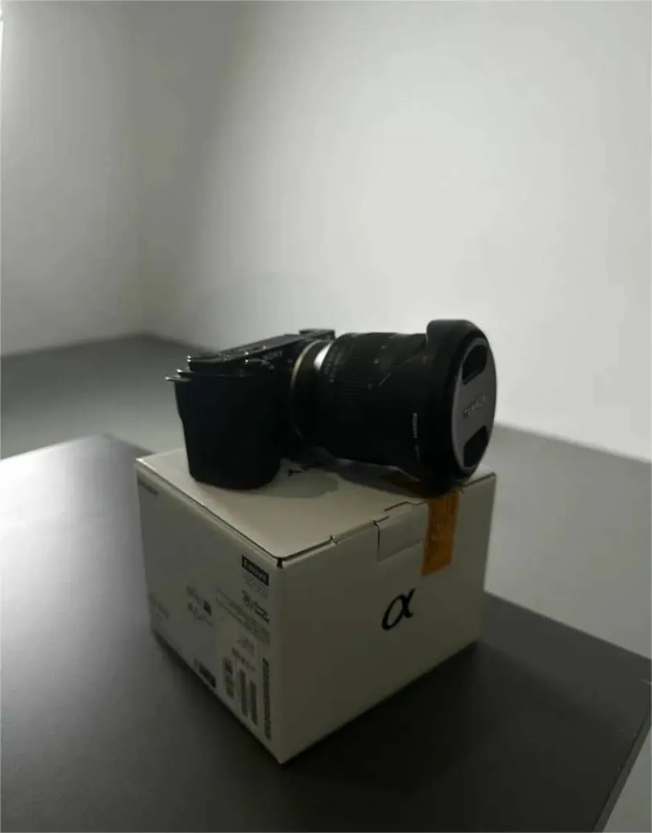 Sony ZV E10 Camera - Image 2