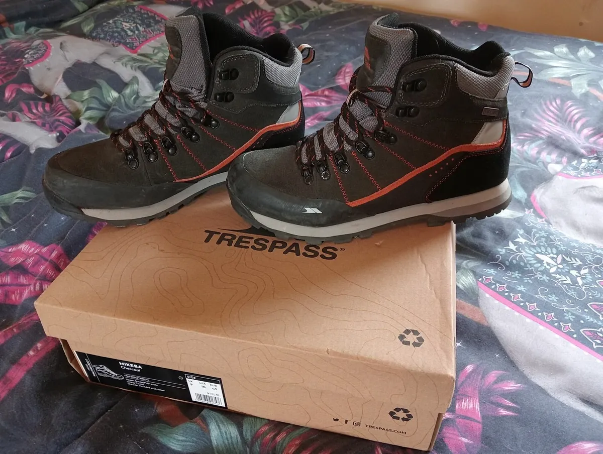 Boots - Image 2