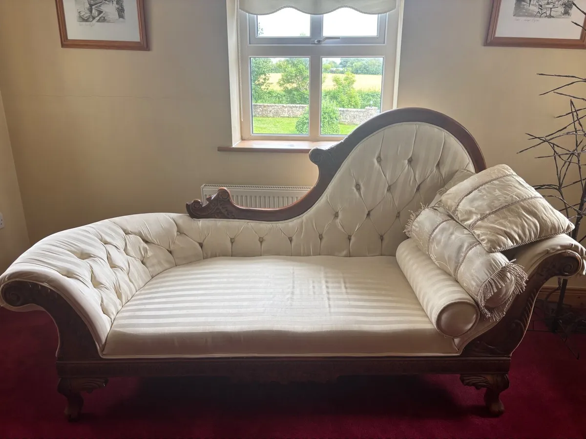 Chaise Lounge