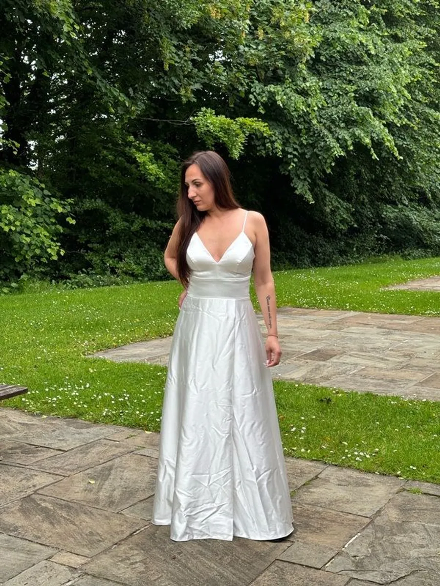 Wedding dress - Image 3