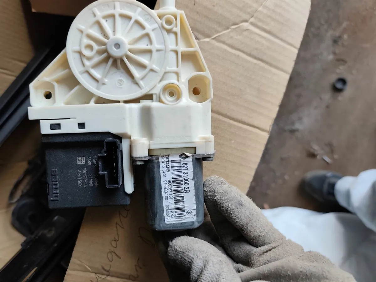 Corsa ,Kia, Nissan ,Megane ,Mercedes e,Golf,Bmw5 - Image 3
