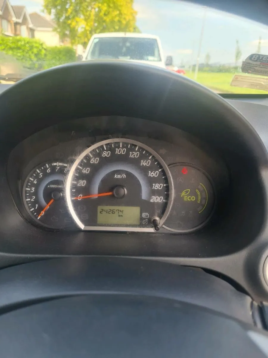 Car - Image 4