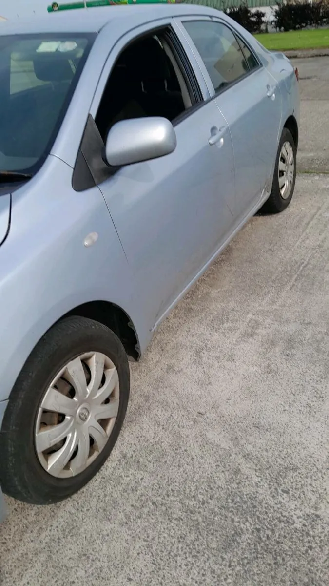 09 toyota corolla - Image 2