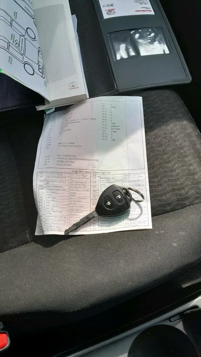 09 toyota corolla - Image 4
