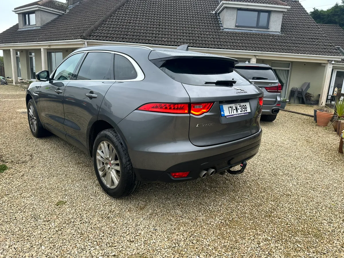 Jaguar F Pace 2017 2.0 Automatic - Image 3