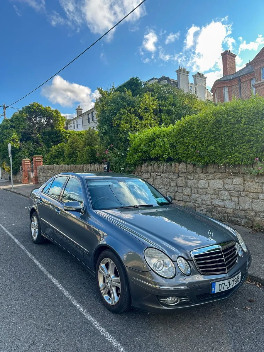 Mercedes Benz E200 Avantgarde - Image 1