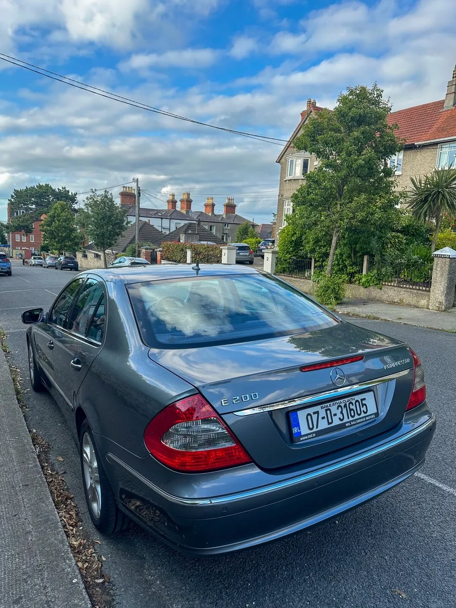 Mercedes Benz E200 Avantgarde - Image 4