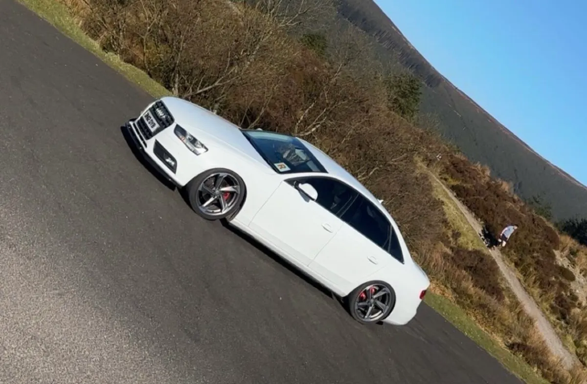 2012 Audi A4 - Image 2