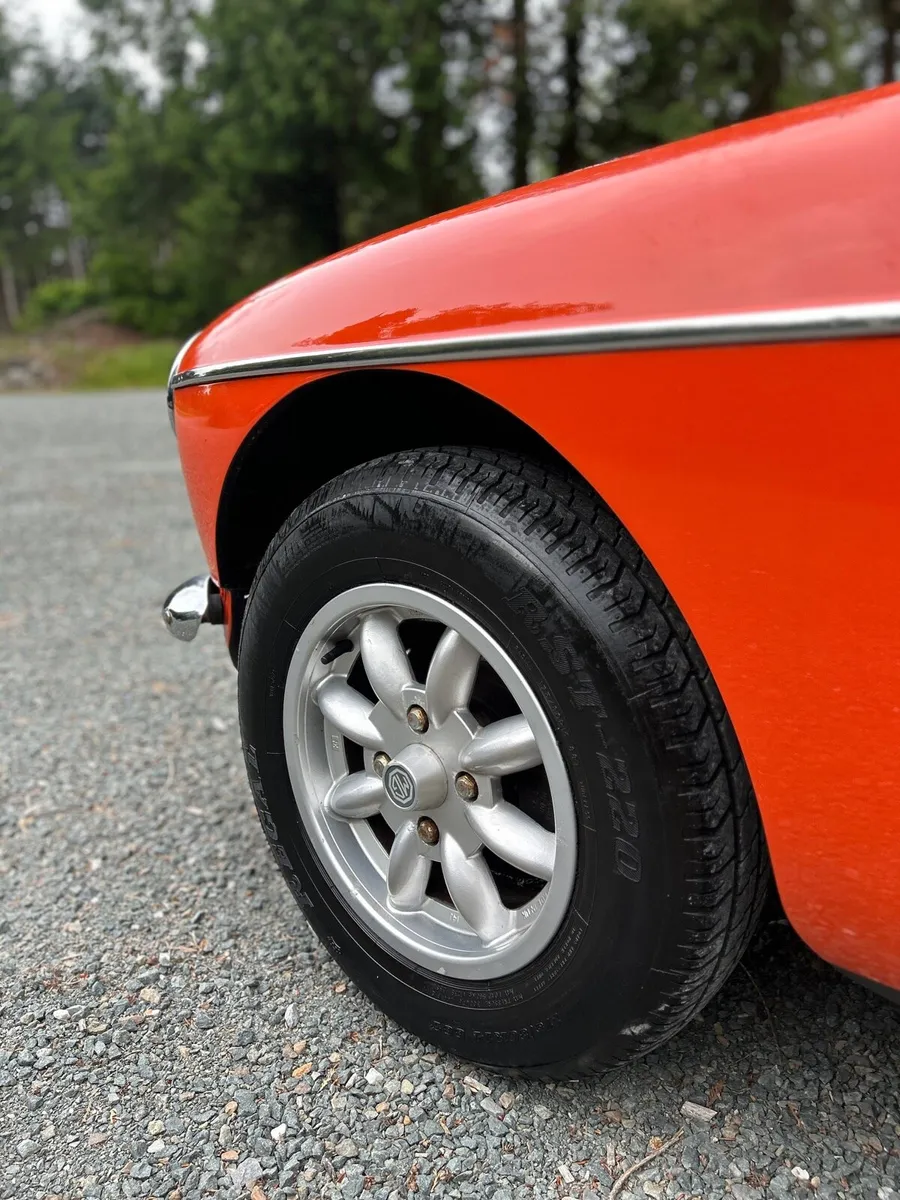 1975 MGB GT - Image 4