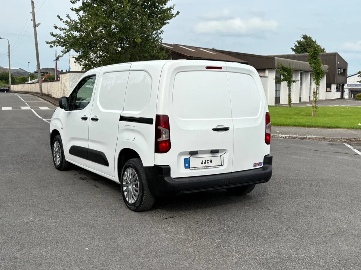 ABSOLUTELY IMMACULATE 2020 CITREON BERLINGO - Image 4