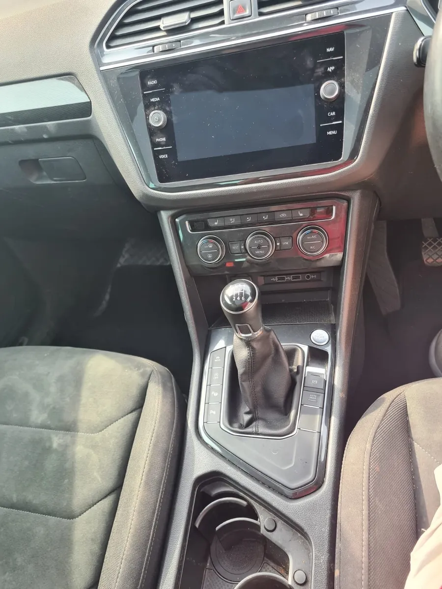 Volkswagen Tiguan 192 LOW MILES -Sunroof - Image 3
